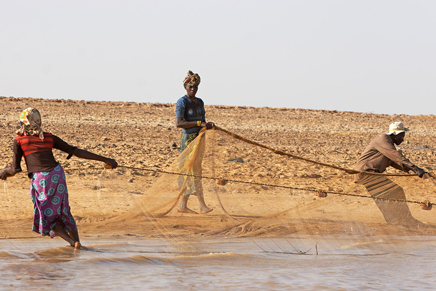104   Boso fishermen an women